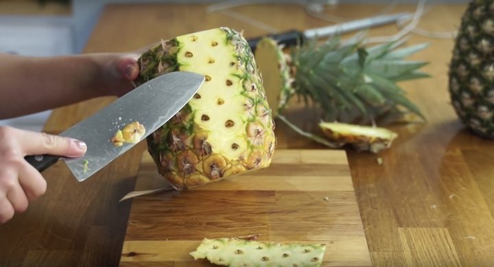 Чистка ананаса в домашних условиях: советы