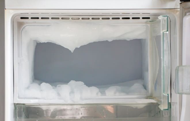 Не морозит: что делать, если сломалась морозильная камера?