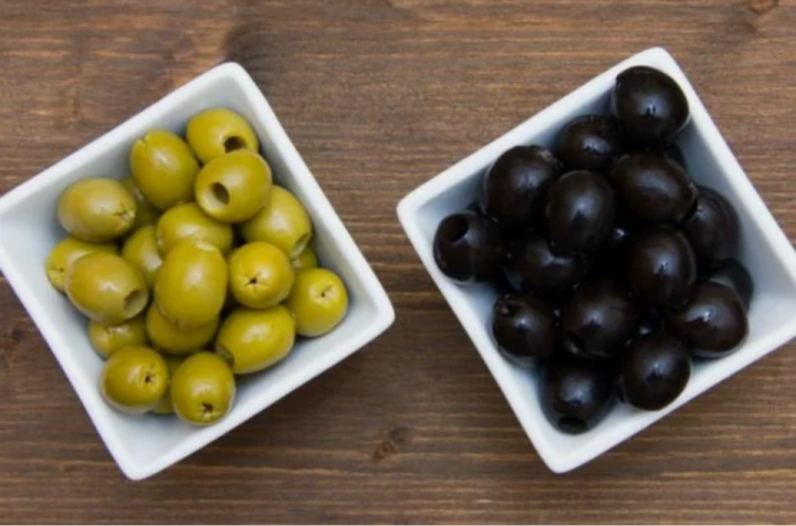 Но черные оливки имеют более насыщенный вкус