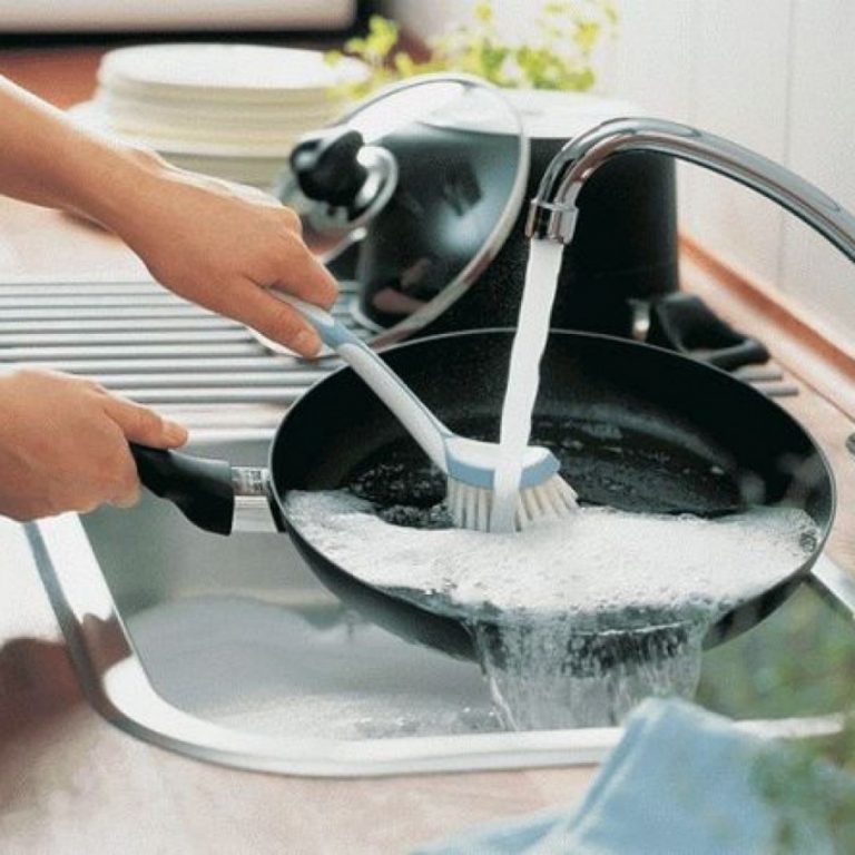 Простые способы очистки сковородок в домашних условиях